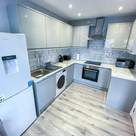 Modern 1-Bedroom Flat, 5 Guest, London - F2 Exterior photo