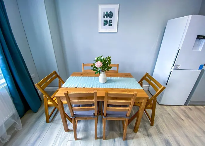 Modern 1-Bedroom Flat, 5 Guest, London - F2