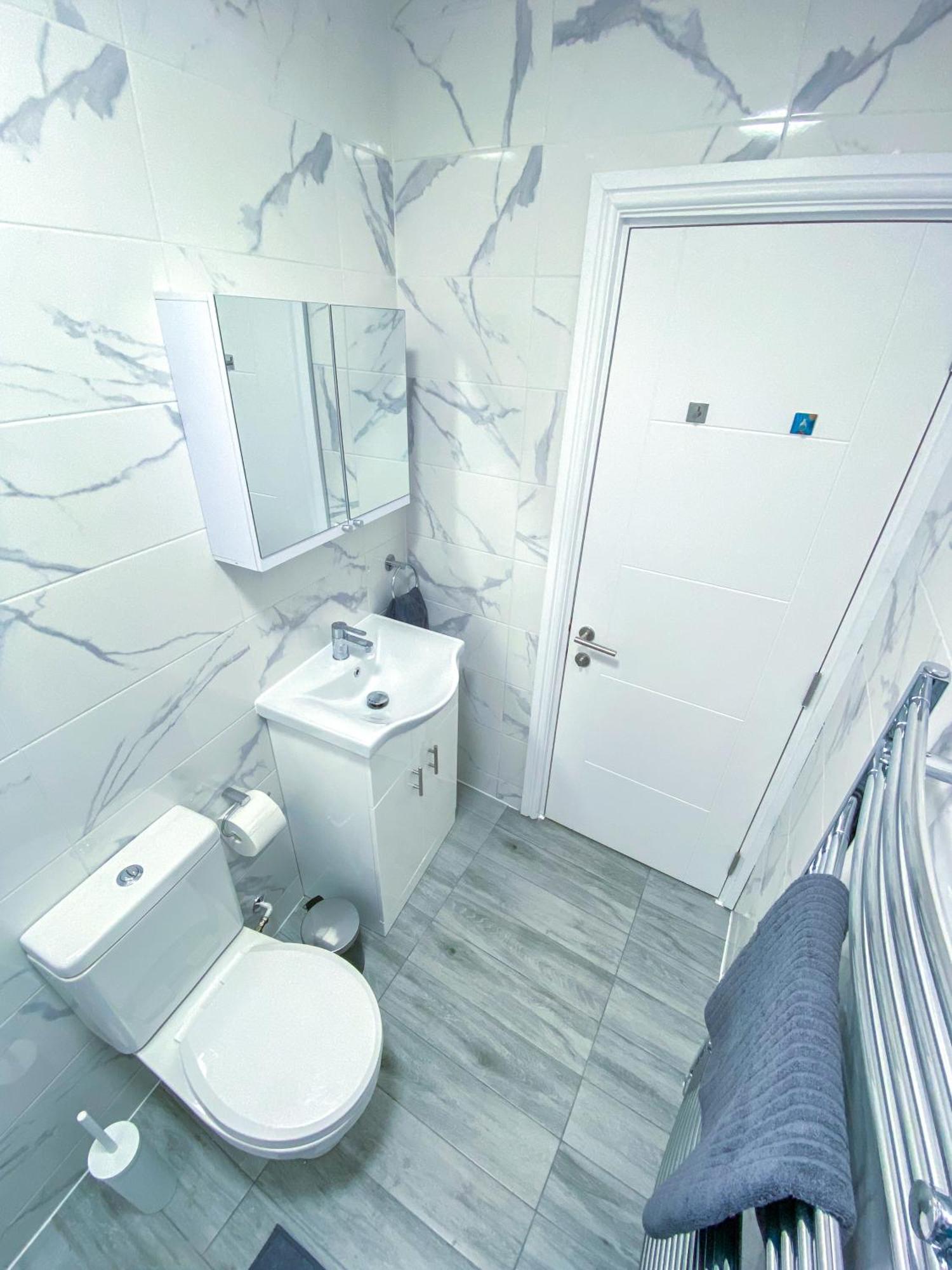 Modern 1-bedroom Flat, 5 Guest, - F2 Apartamento Londres